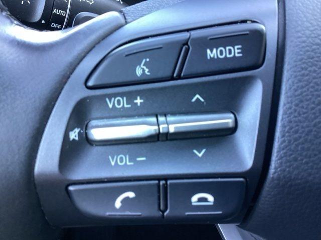 Hyundai Kona EV  2021