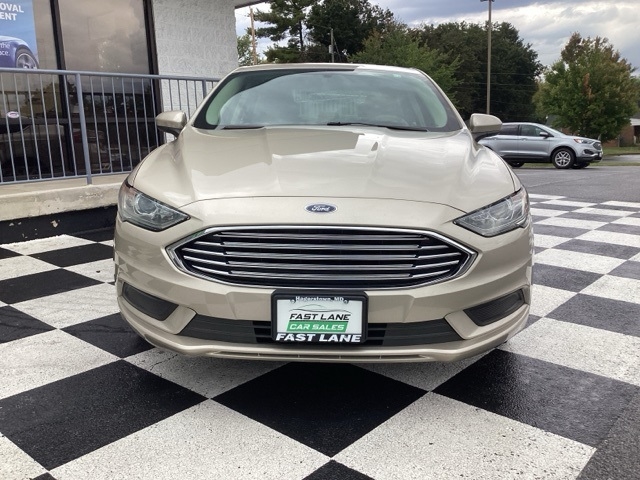 2017 Ford Fusion SE photo 2