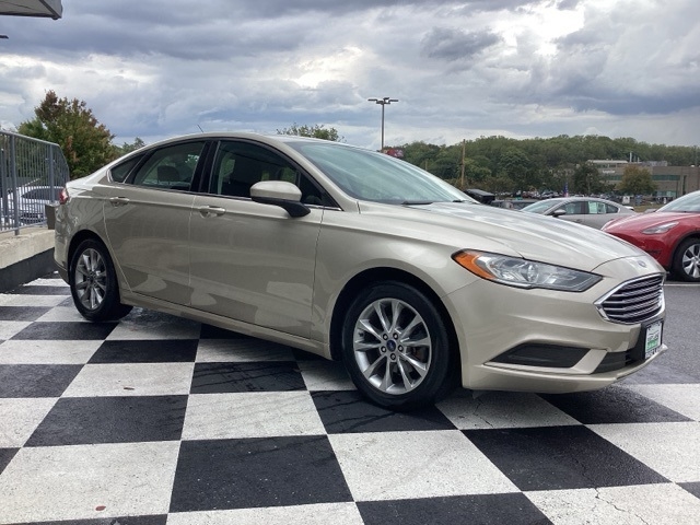 2017 Ford Fusion SE photo 3