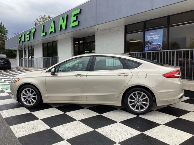 2017 Ford Fusion SE photo 5