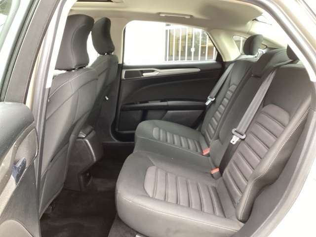 2017 Ford Fusion SE photo 25