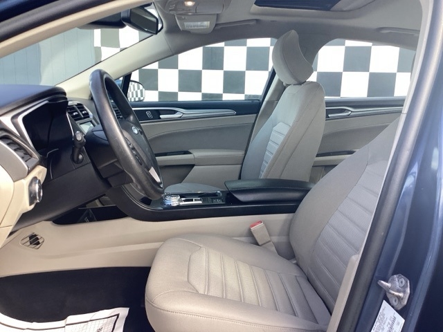 2019 Ford Fusion Hybrid SE photo 24