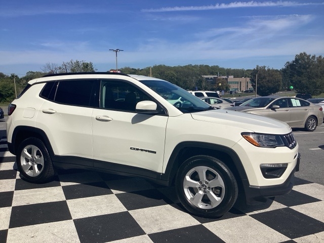 2018 Jeep Compass Latitude photo 3
