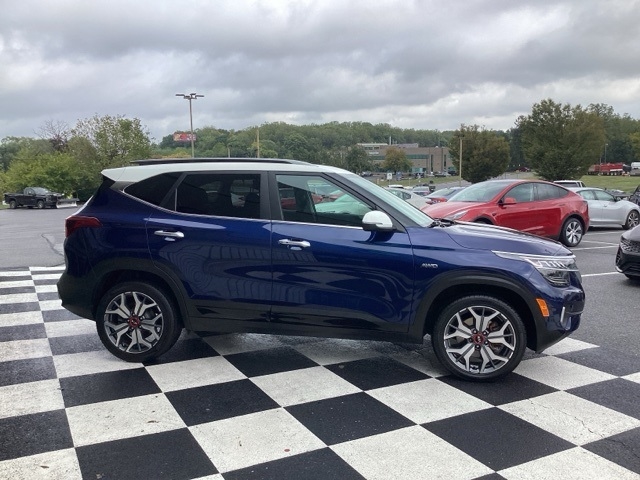 2021 Kia Seltos SX photo 2