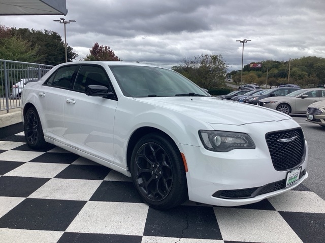 Chrysler 300  2019