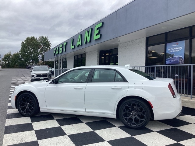 Chrysler 300  2019