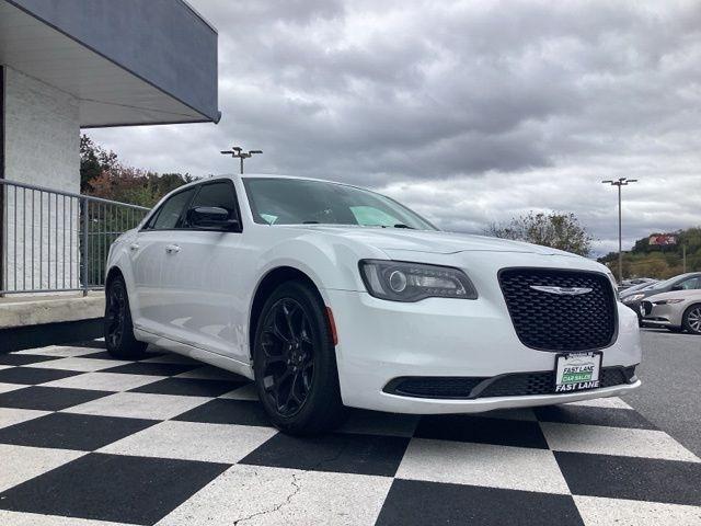 Chrysler 300  2019