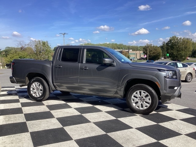 2023 Nissan Frontier SV photo 4