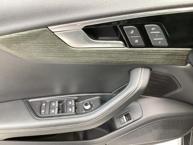 Audi A4  2023 Audi A4  2023