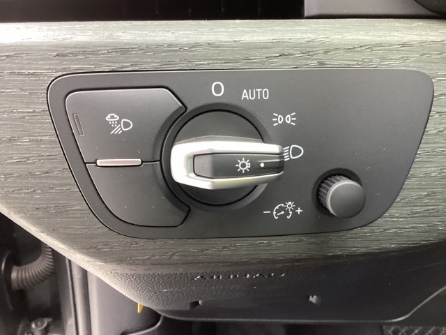 Audi A4  2023 Audi A4  2023