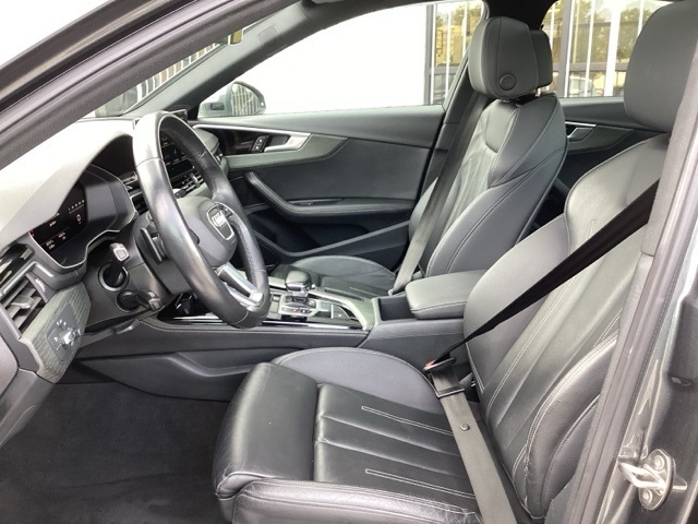 Audi A4  2023 Audi A4  2023