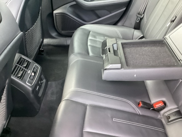 Audi A4  2023 Audi A4  2023