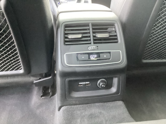 Audi A4  2023 Audi A4  2023