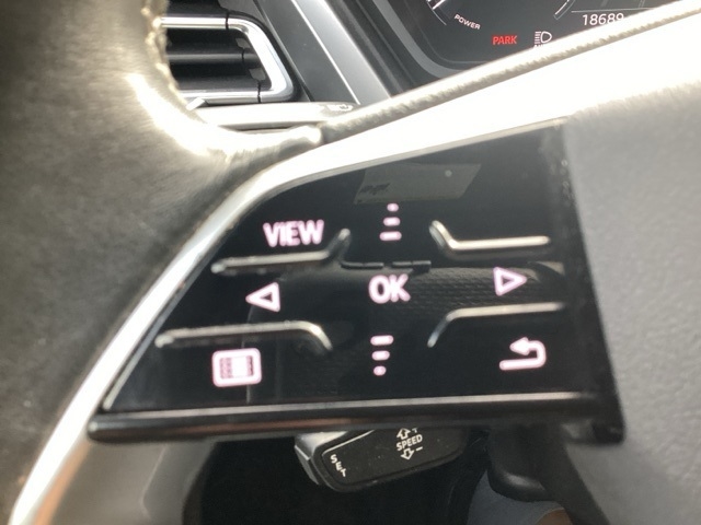 Audi Q4 e-tron  2022 Audi Q4 e-tron  2022