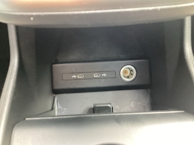 Audi Q4 e-tron  2022 Audi Q4 e-tron  2022