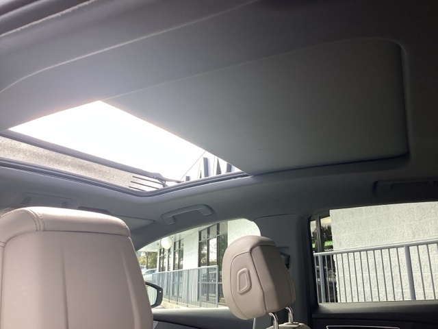 Audi Q4 e-tron  2022 Audi Q4 e-tron  2022