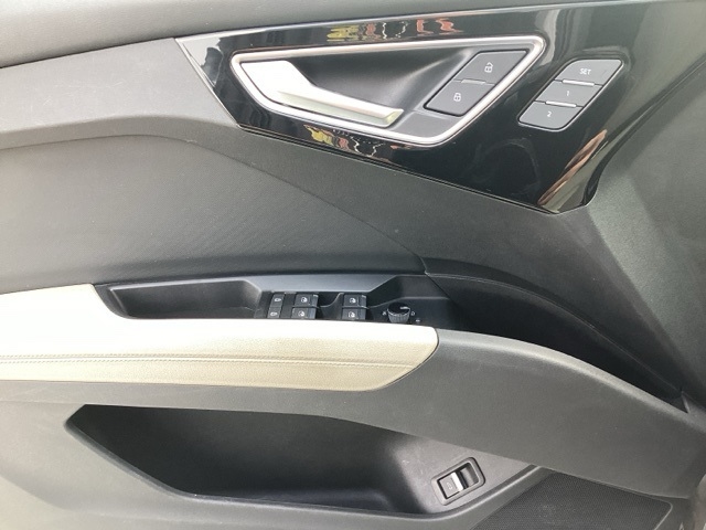 Audi Q4 e-tron  2022