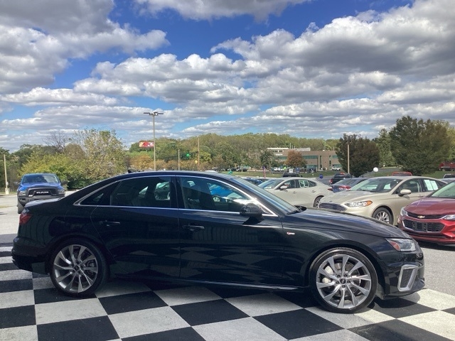 Audi A4  2023 Audi A4  2023