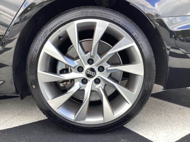 Audi A4  2023 Audi A4  2023