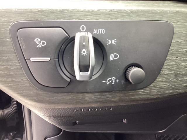 Audi A4  2023 Audi A4  2023