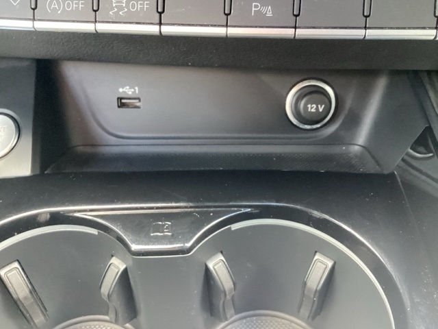 Audi A4  2023 Audi A4  2023