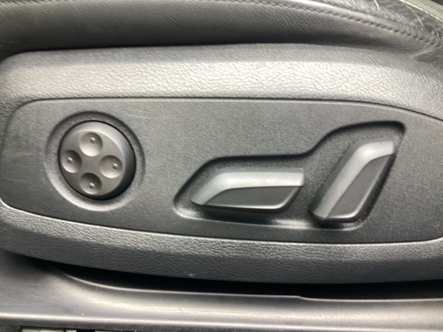 Audi A4  2023 Audi A4  2023