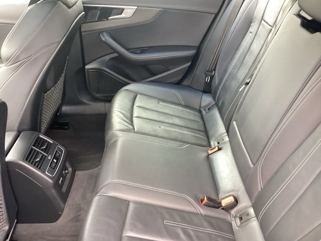 Audi A4  2023 Audi A4  2023