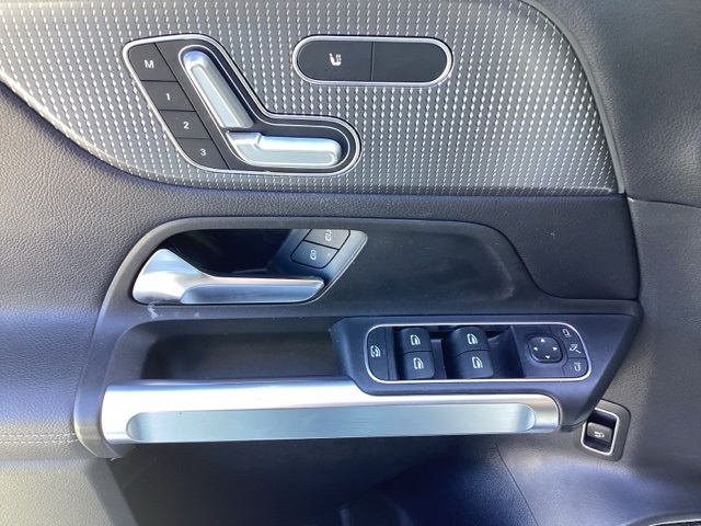 Mercedes-Benz GLB-Class  2021