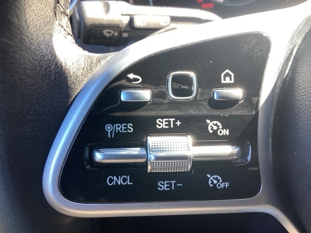 Mercedes-Benz GLB-Class  2021