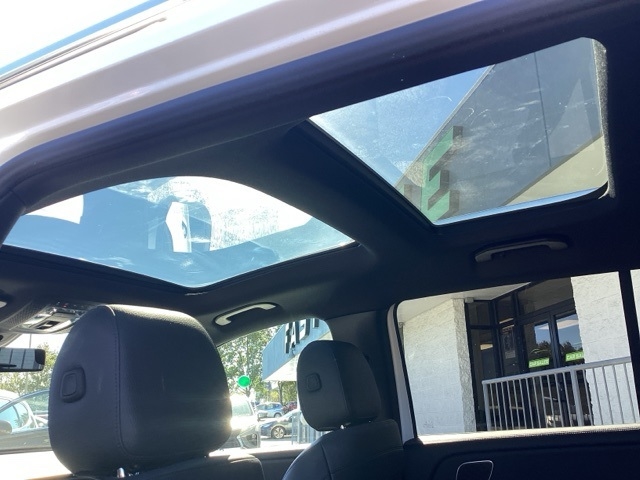 Mercedes-Benz GLB-Class  2021