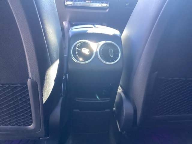 Mercedes-Benz GLB-Class  2021