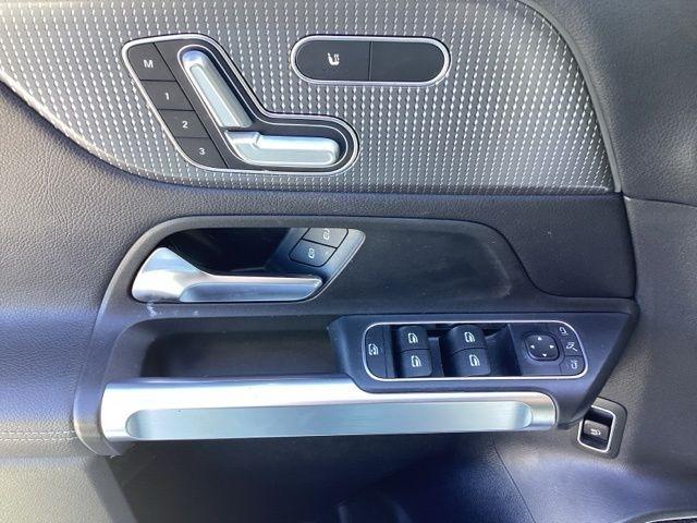 Mercedes-Benz GLB-Class  2021