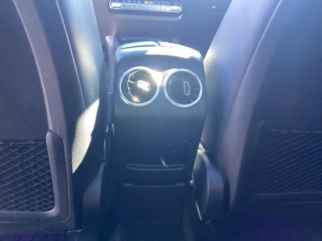 Mercedes-Benz GLB-Class  2021