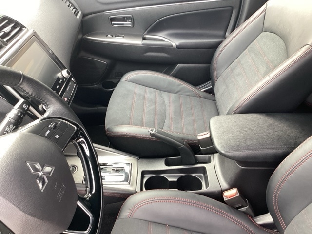 Mitsubishi Outlander Sport  2024