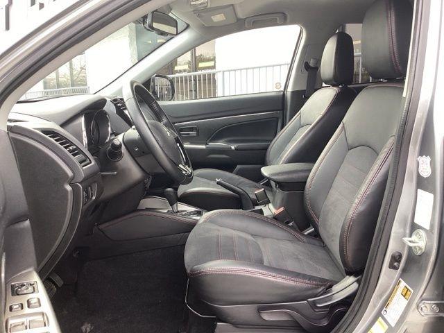 Mitsubishi Outlander Sport  2024