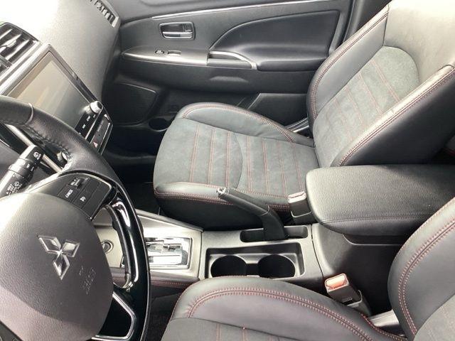 Mitsubishi Outlander Sport  2024