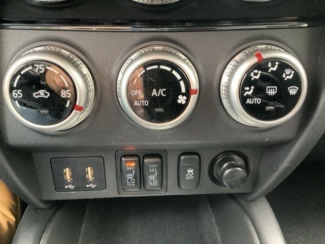 Mitsubishi Outlander Sport  2024