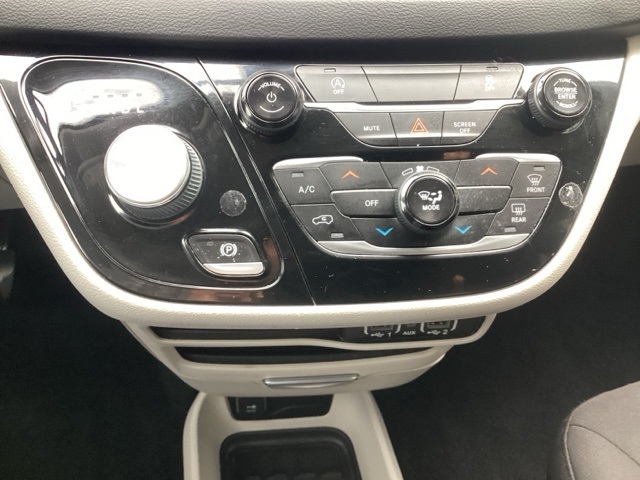 Chrysler Voyager  2022