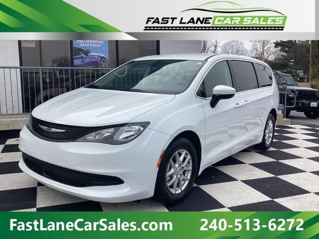 2022 Chrysler Voyager LX