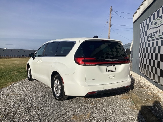 Chrysler Pacifica  2023