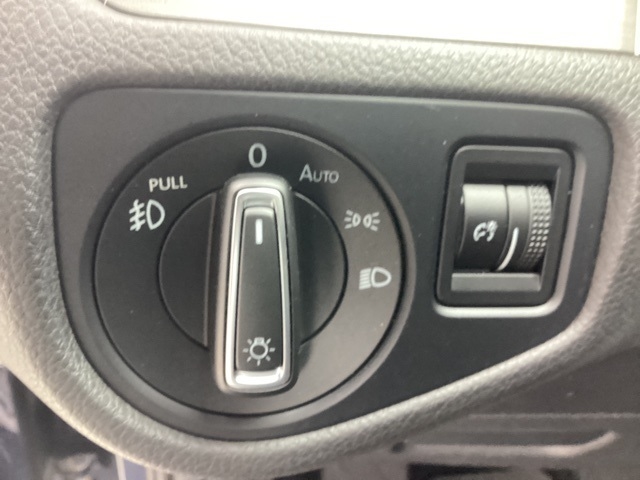 Volkswagen Golf  2016