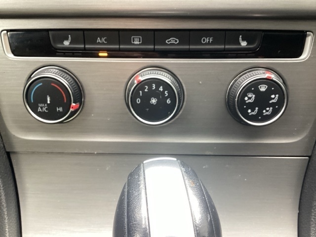 Volkswagen Golf  2016