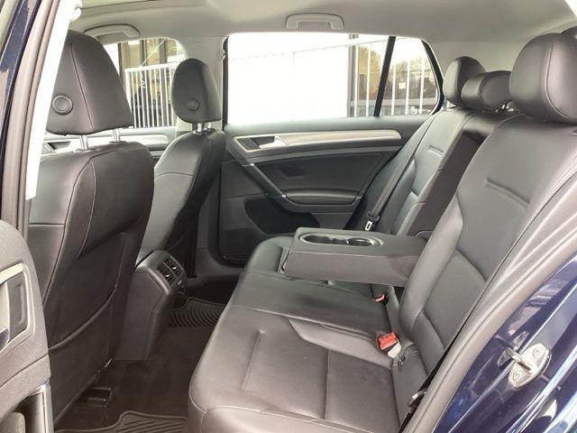 Volkswagen Golf  2016