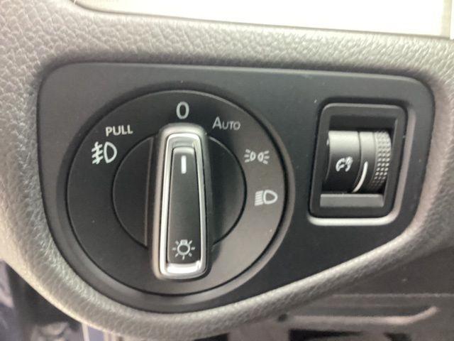 Volkswagen Golf  2016