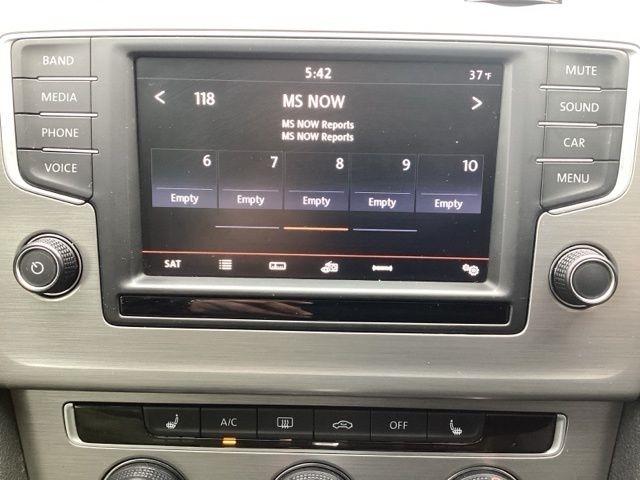 Volkswagen Golf  2016