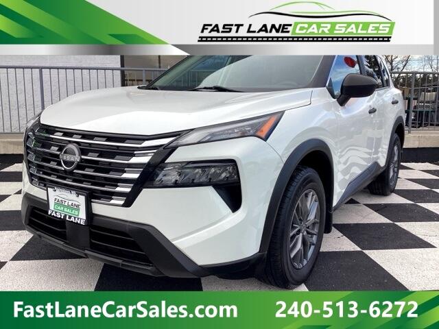 2024 Nissan Rogue S's photo