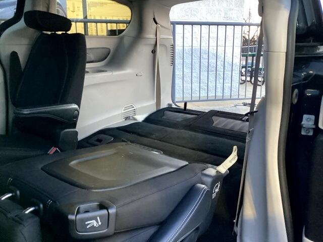 Chrysler Voyager  2023