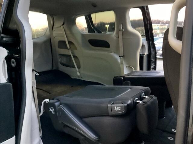 Chrysler Voyager  2023