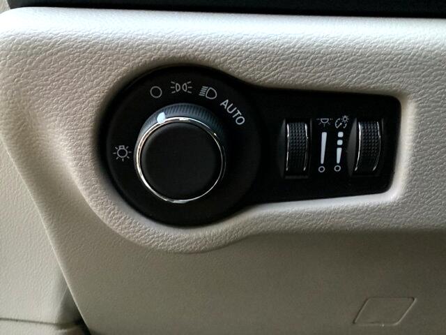 Chrysler Voyager  2023