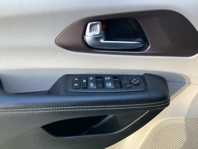 Chrysler Voyager  2023